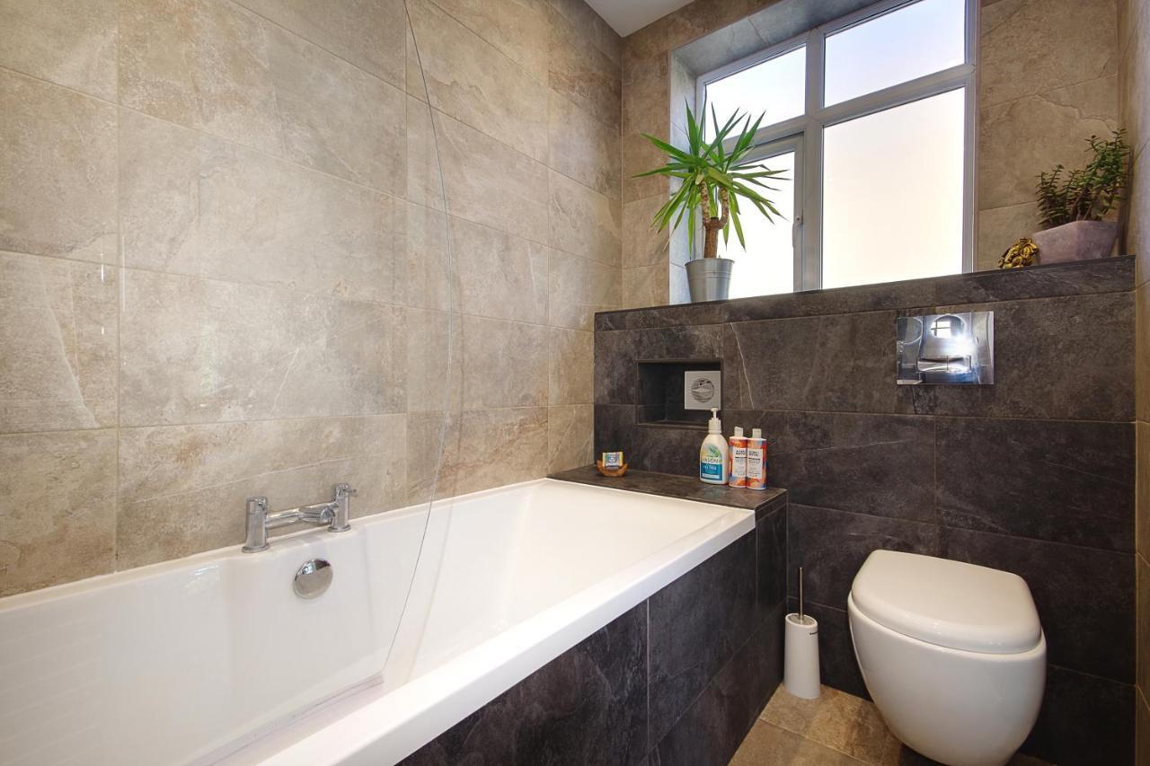 Large En-Suite By The Beach Bournemouth Ngoại thất bức ảnh